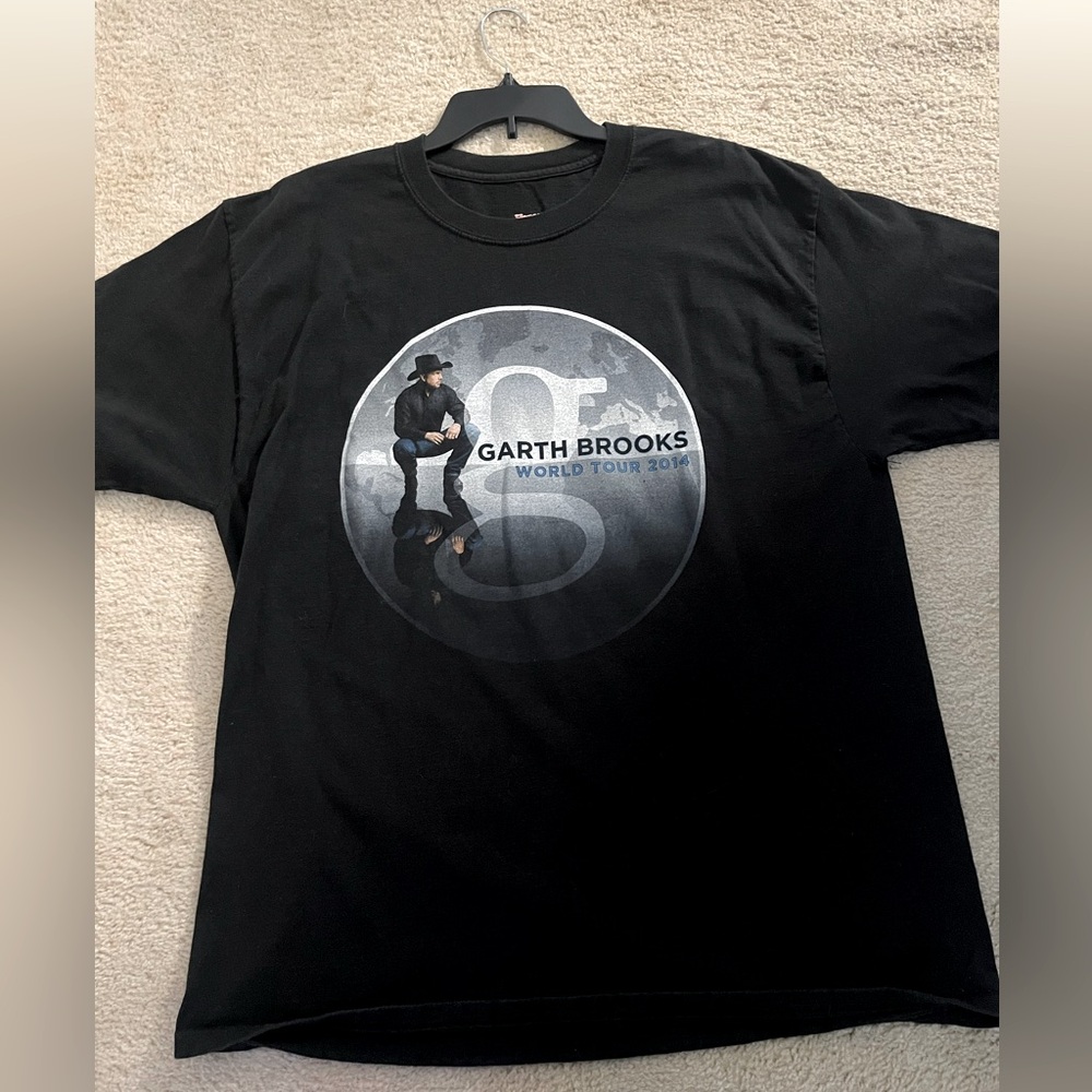 GARTH BROOKS 2014 WORLD TOUR SO FAR MENS T SHIRT SZ XL